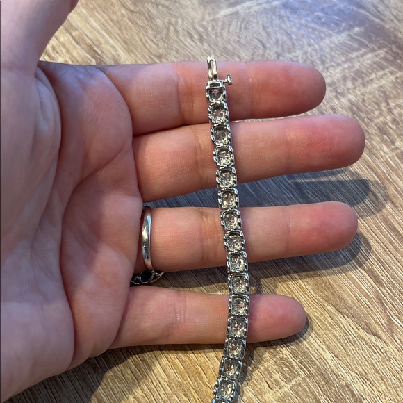 10kt white gold lab diamond  Tennis Bracelet about 5ct total vs diamonds. - Picture 5 of 7